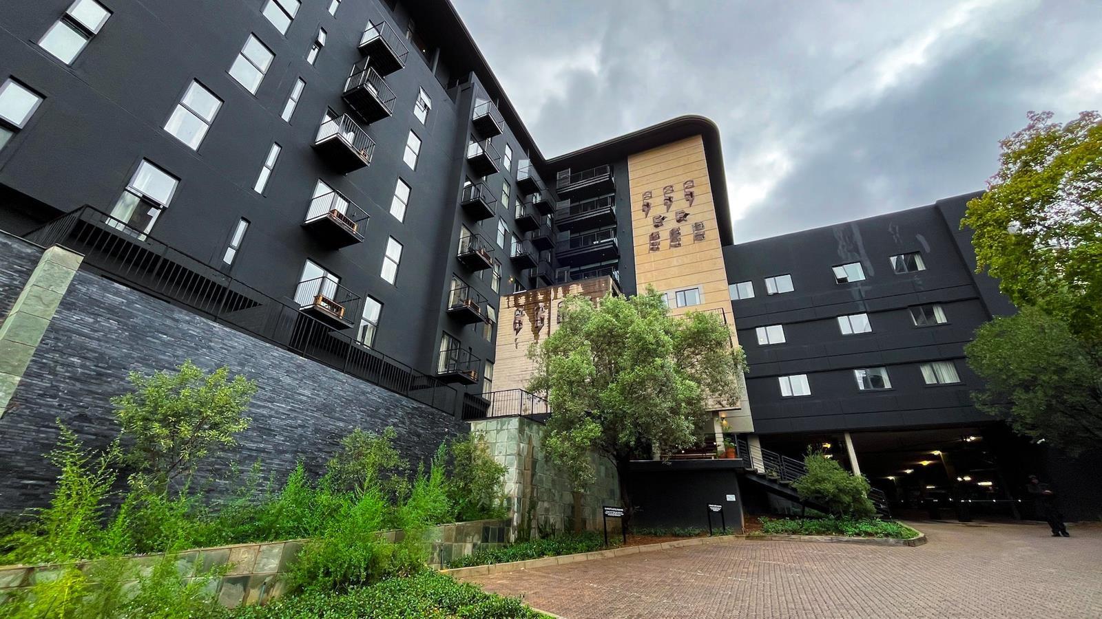 Studio Apartment in Sandton Central