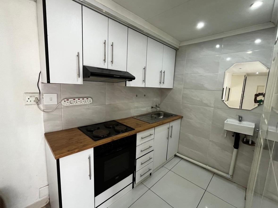 1 Bedroom Apartment in Crystal Park