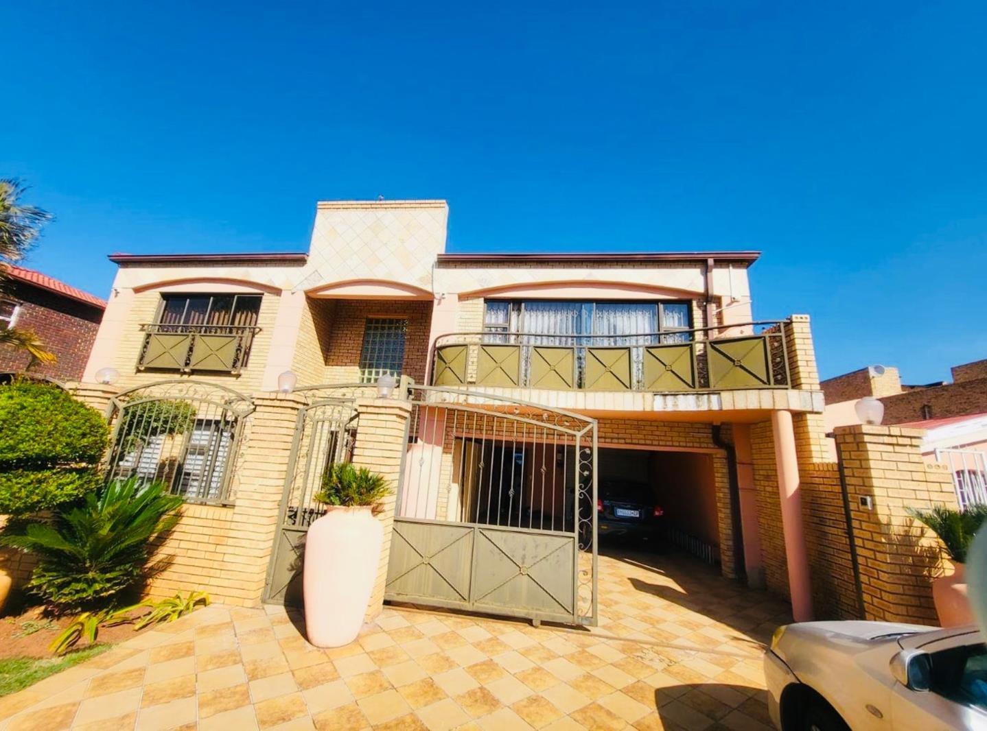 7 Bedroom House in Lenasia