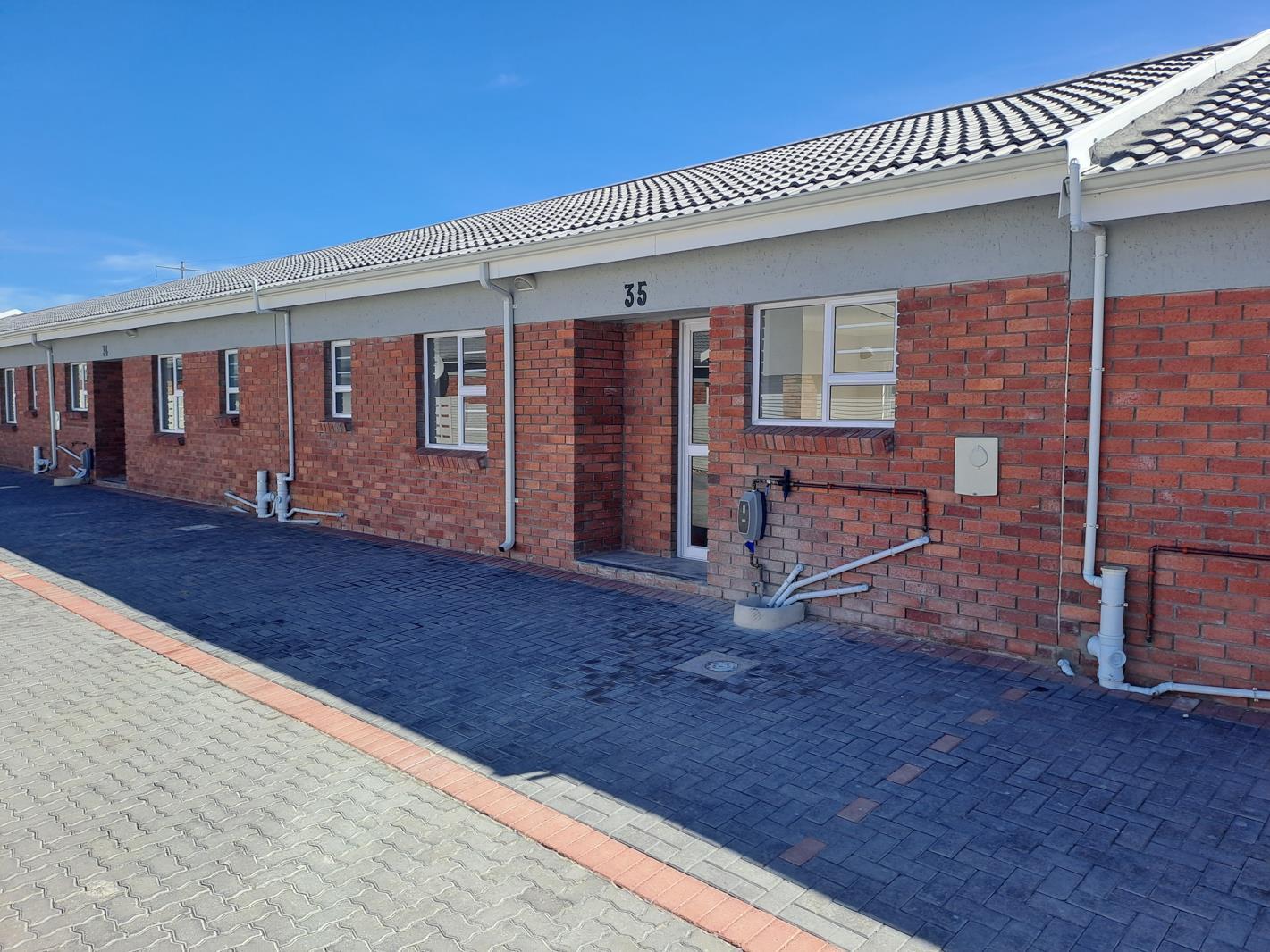 2 Bedroom Townhouse in Lorraine