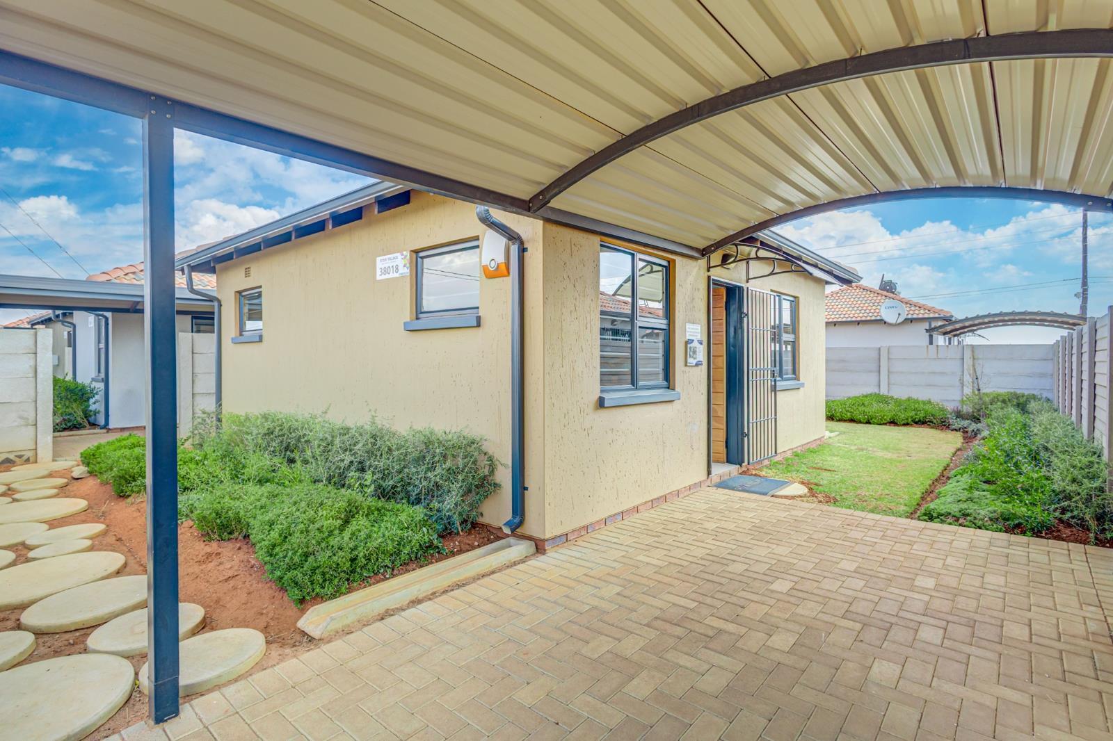 2 Bedroom House in Jabulani