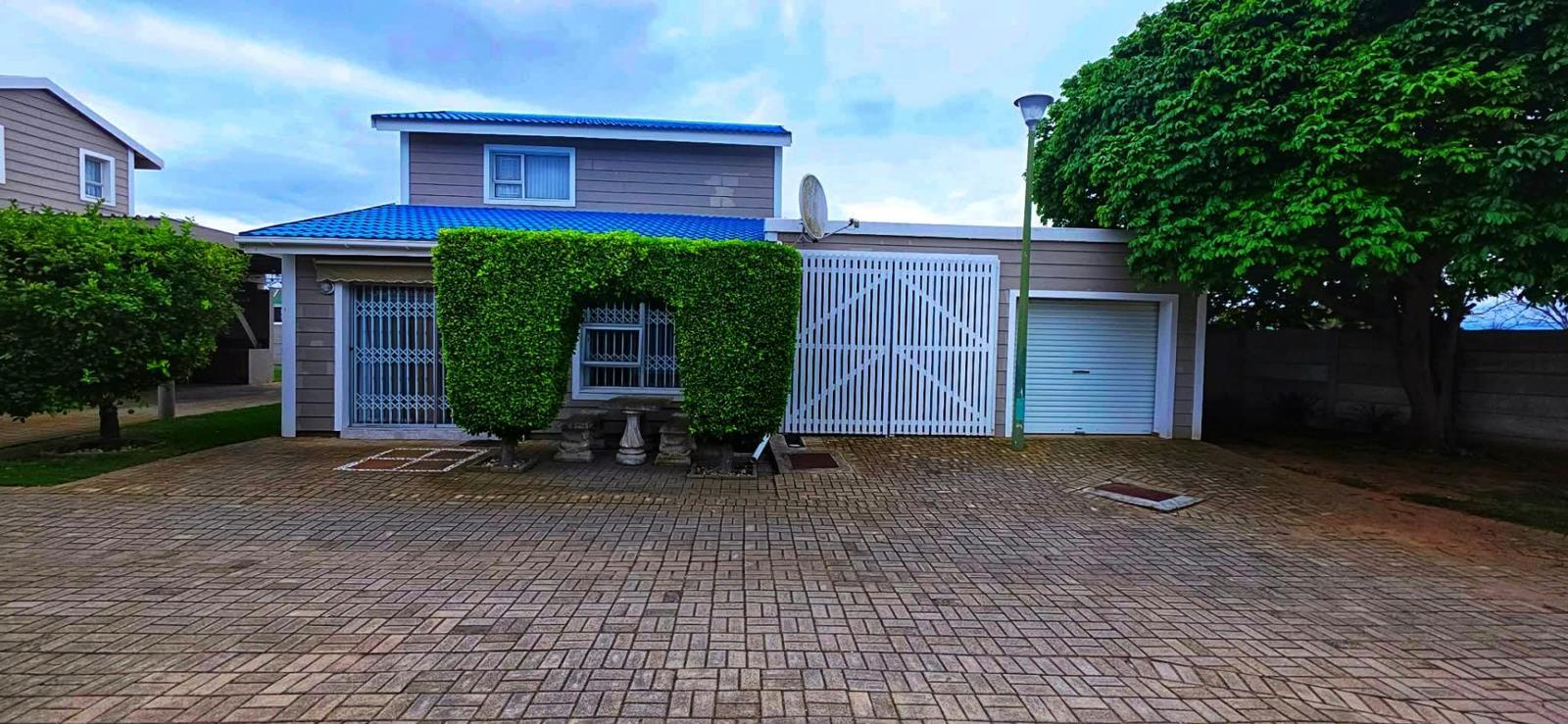 2 Bedroom Townhouse in Hartenbos
