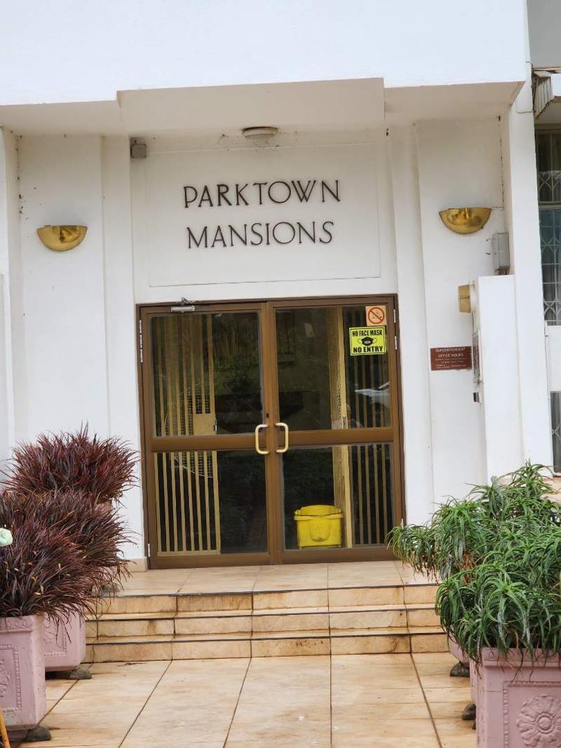 Studio Apartment in Parktown