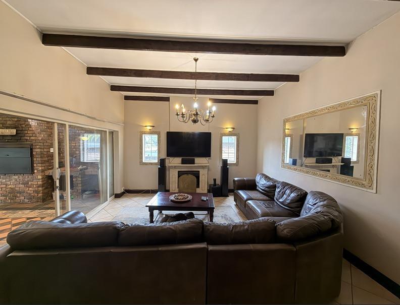 4 Bedroom House in Lynnwood Manor