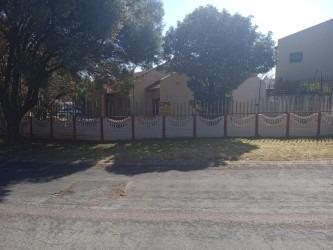 4 Bedroom House in Verwoerdpark