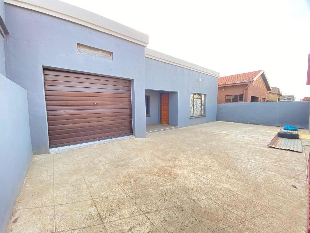 5 Bedroom House in Tembisa