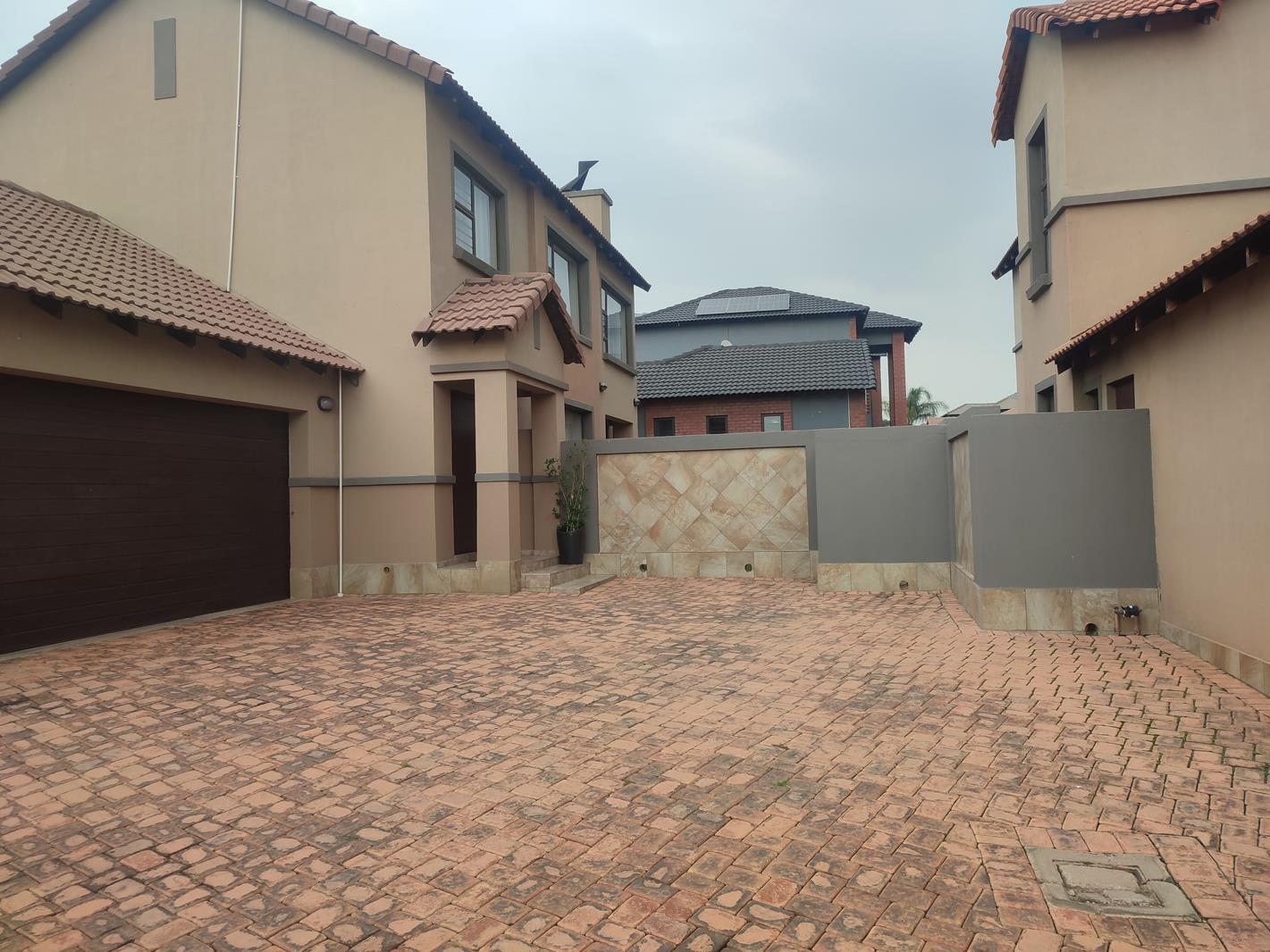 3 Bedroom Townhouse in Thatchfield