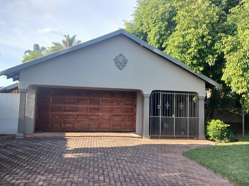 4 Bedroom House in Sinoville