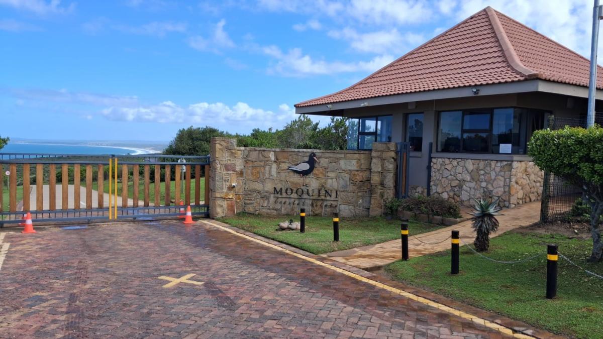 3 654 m² Land available in Dana Bay