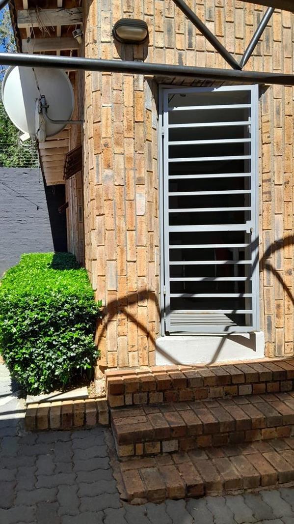 1 Bedroom Garden Cottage in Rosebank
