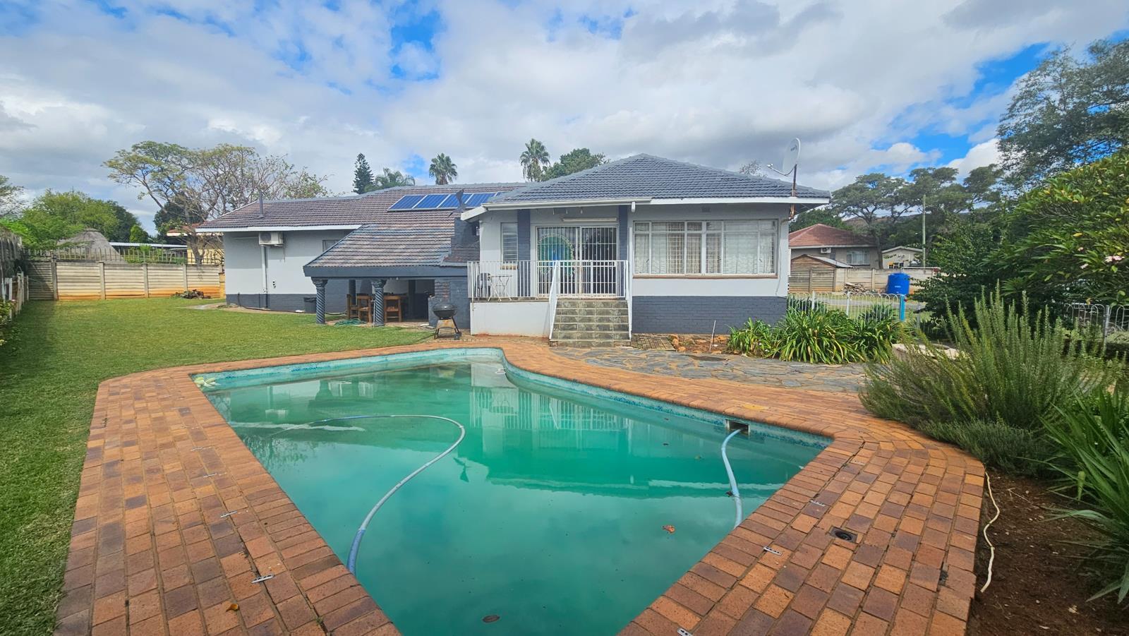 4 Bedroom House in Protea Park
