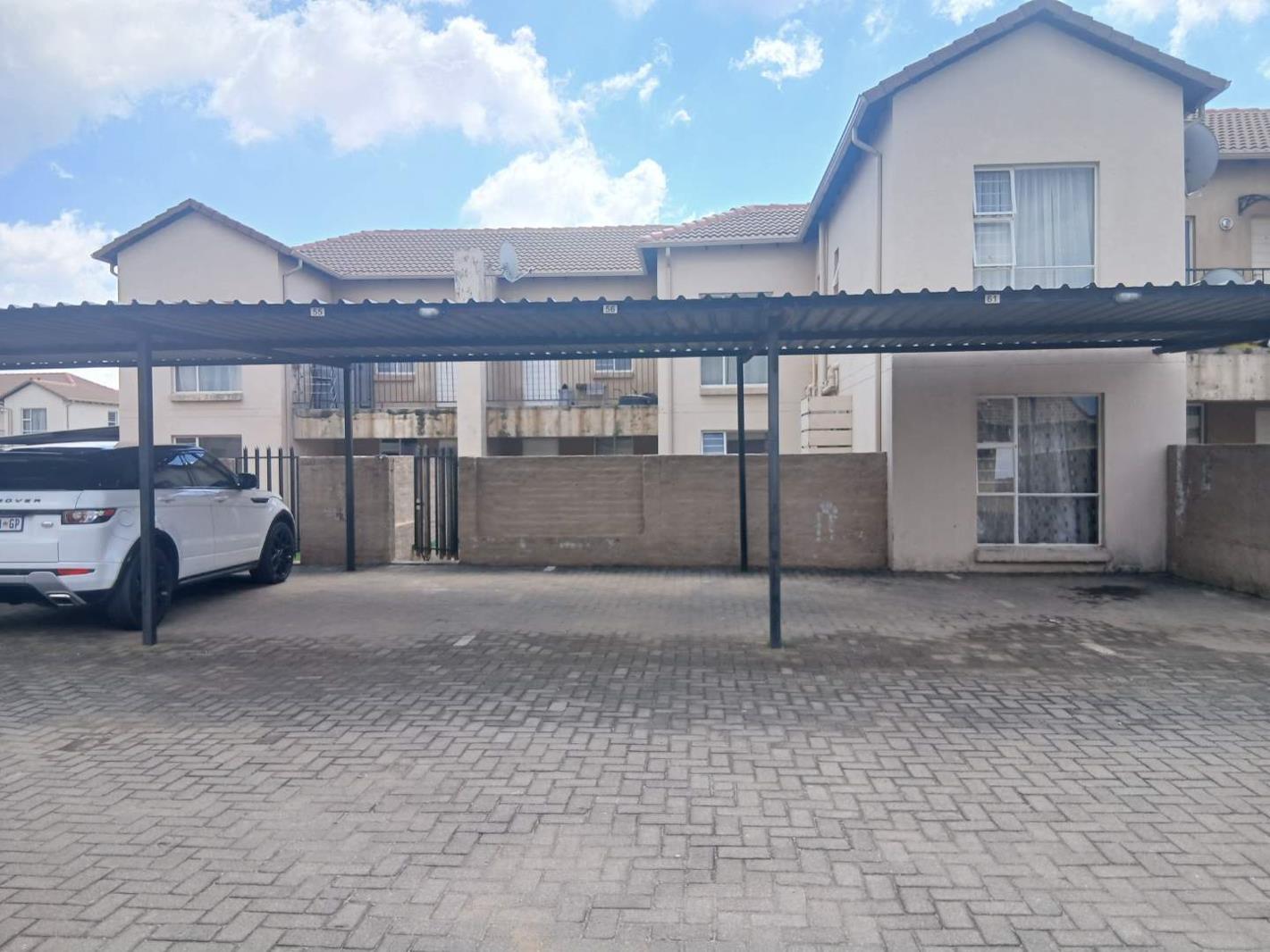 2 Bedroom Townhouse in Albertsdal