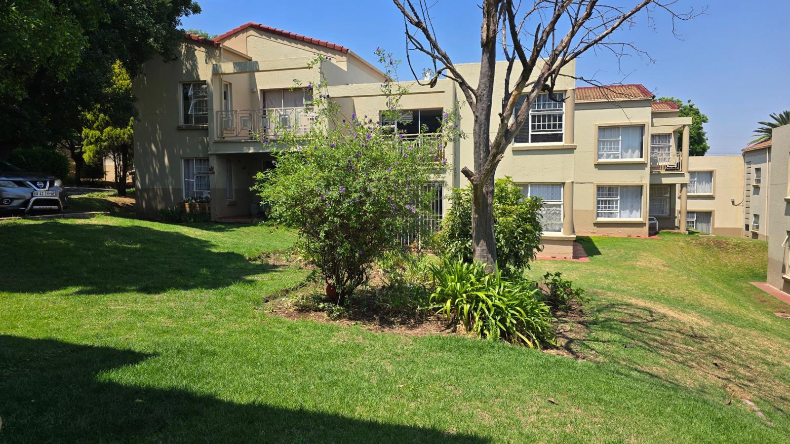 2 Bedroom Apartment in Rembrandt Park