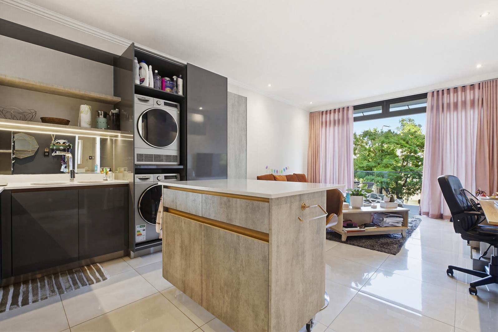 1 Bedroom Apartment in Rosebank