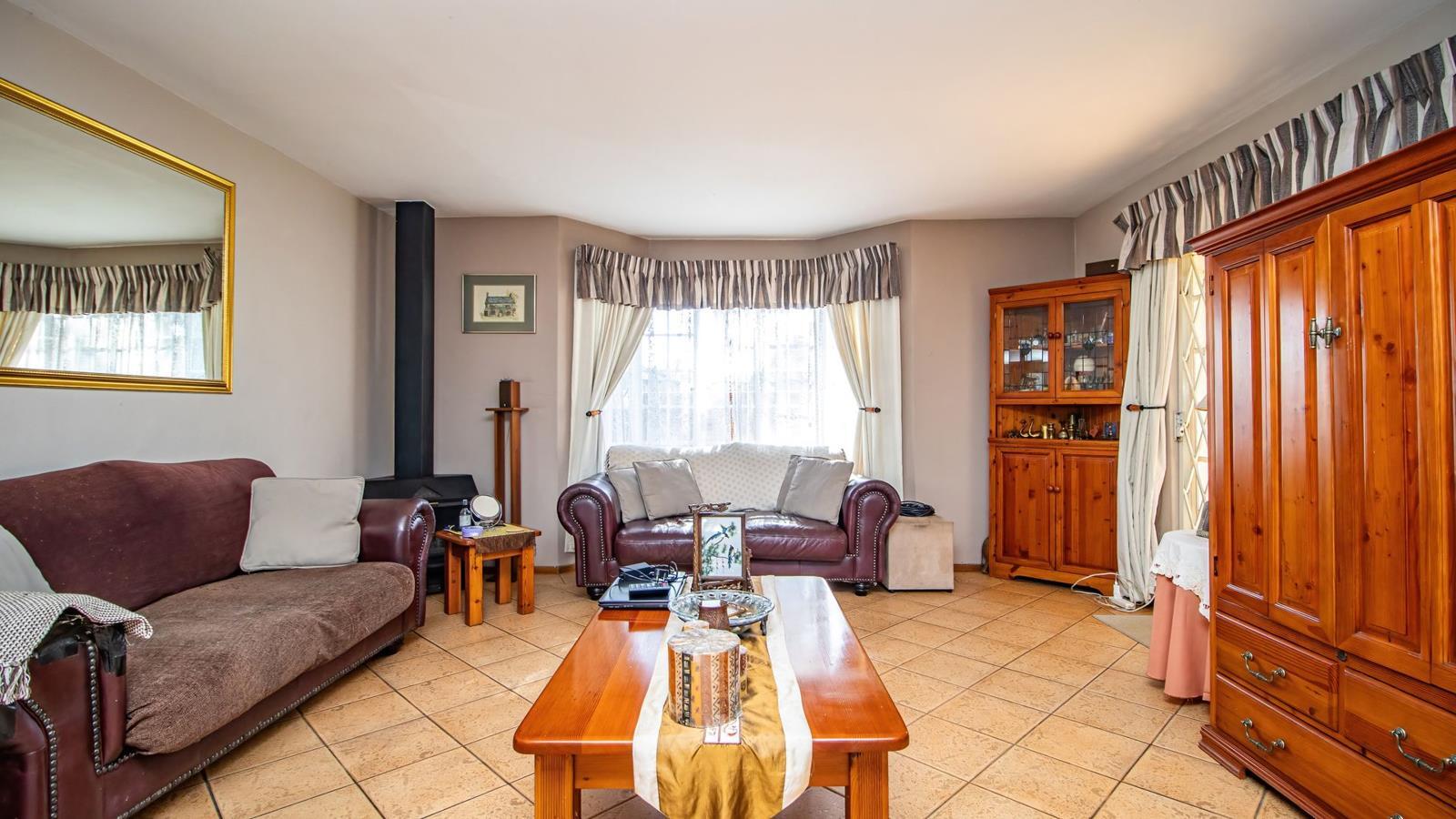 3 Bedroom House in Glen Marais