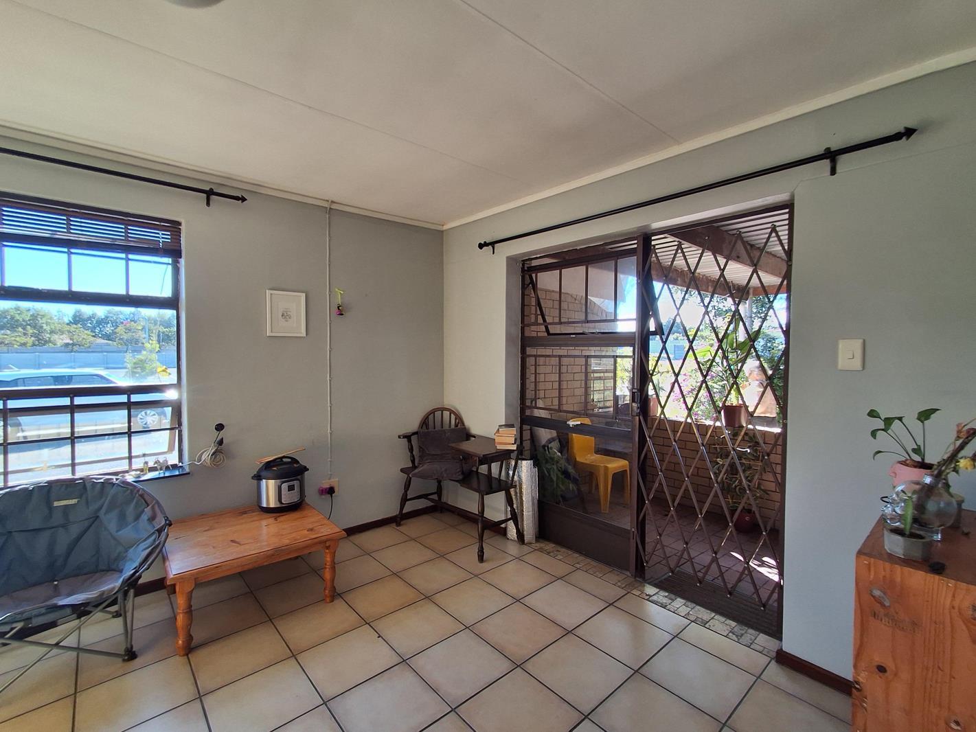 1 Bedroom Apartment in Rouxville