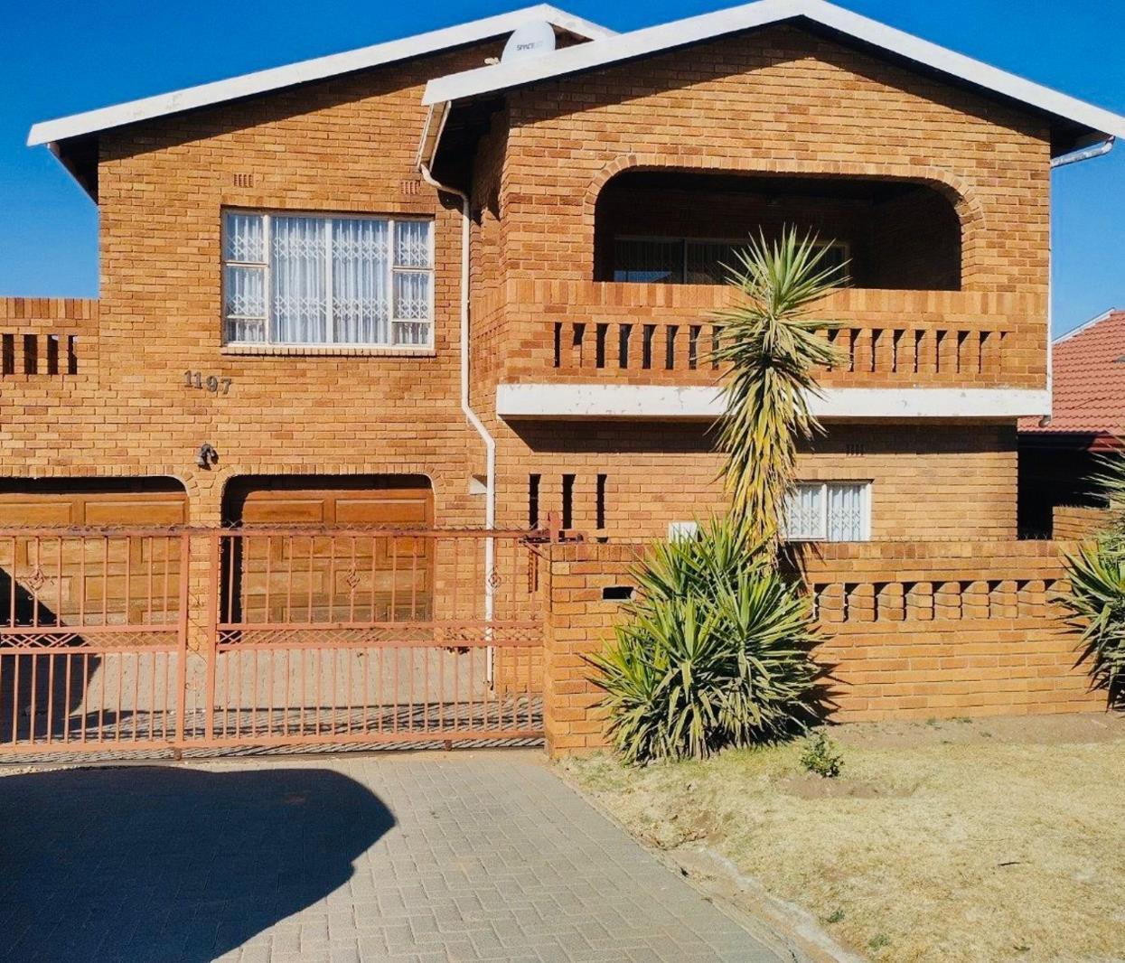 6 Bedroom House in Diepkloof