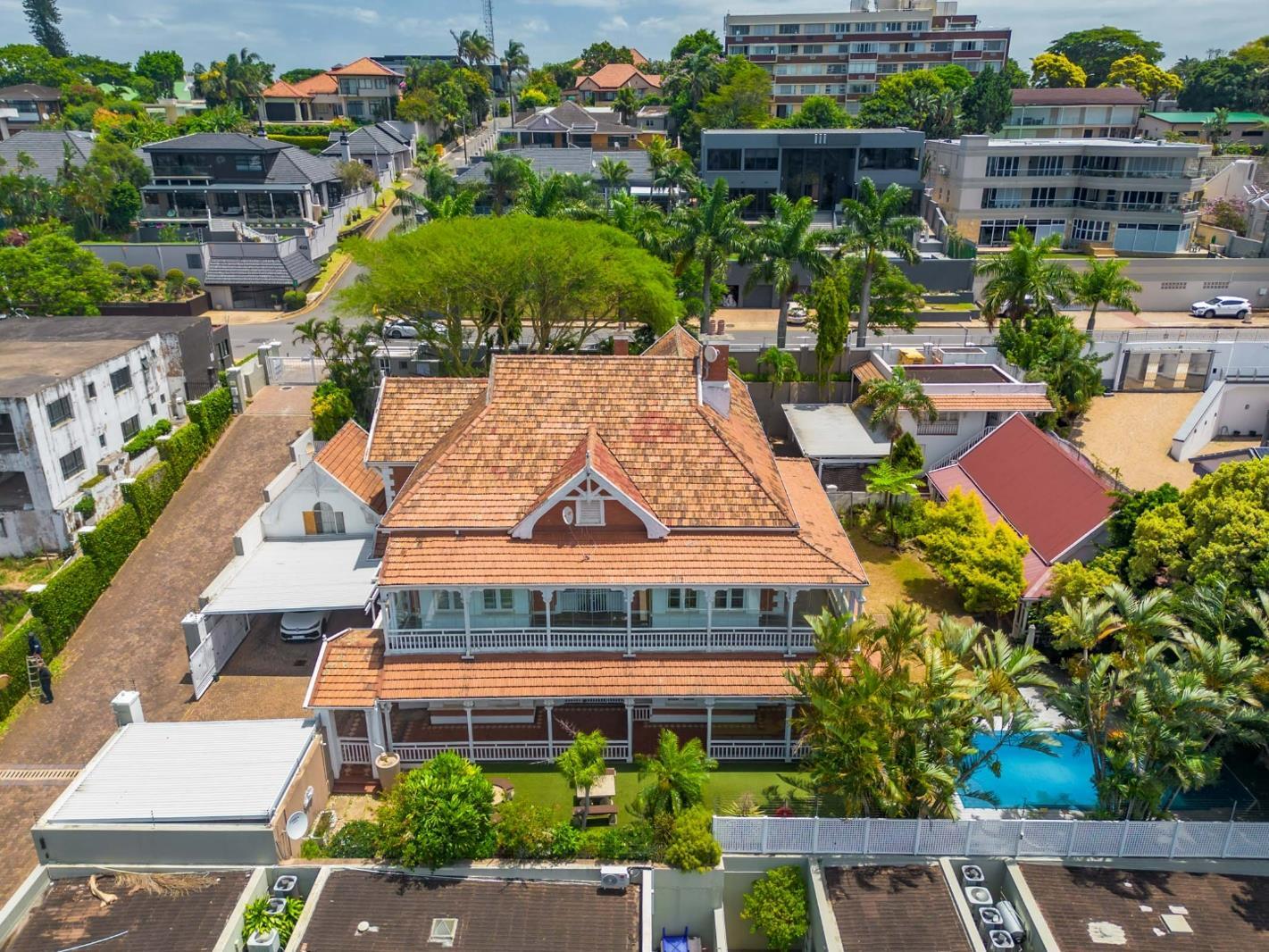 6 Bedroom House in Essenwood