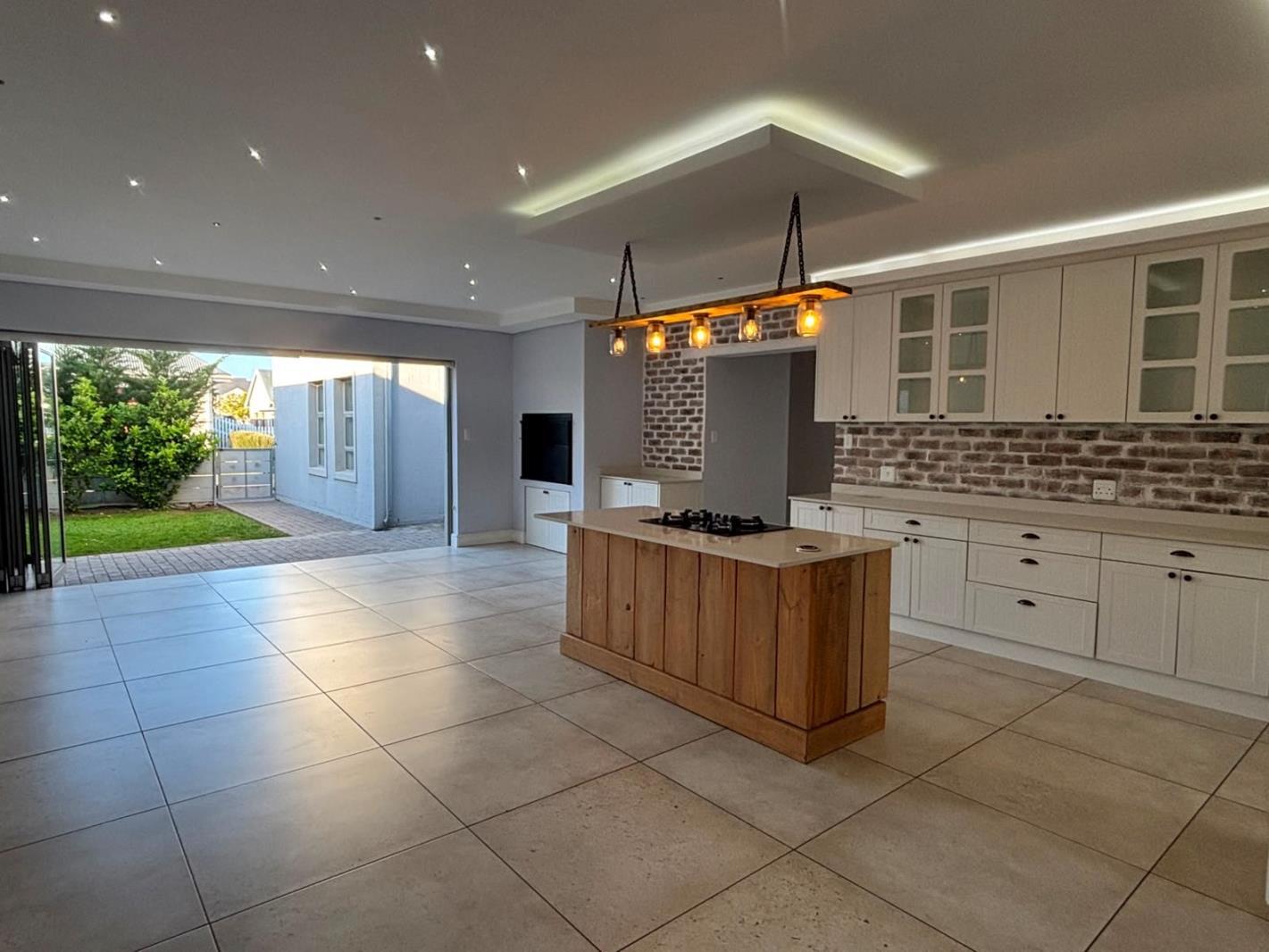 3 Bedroom House in Kraaibosch