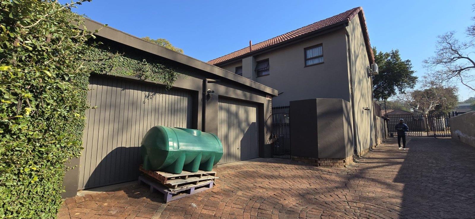 4 Bedroom Townhouse in Arcadia
