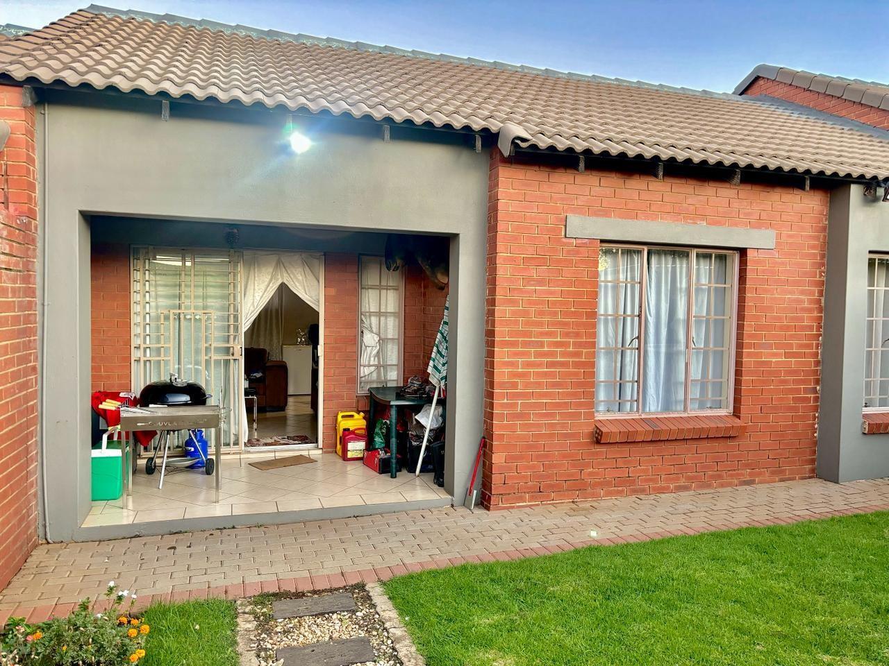 2 Bedroom Cluster in Monavoni