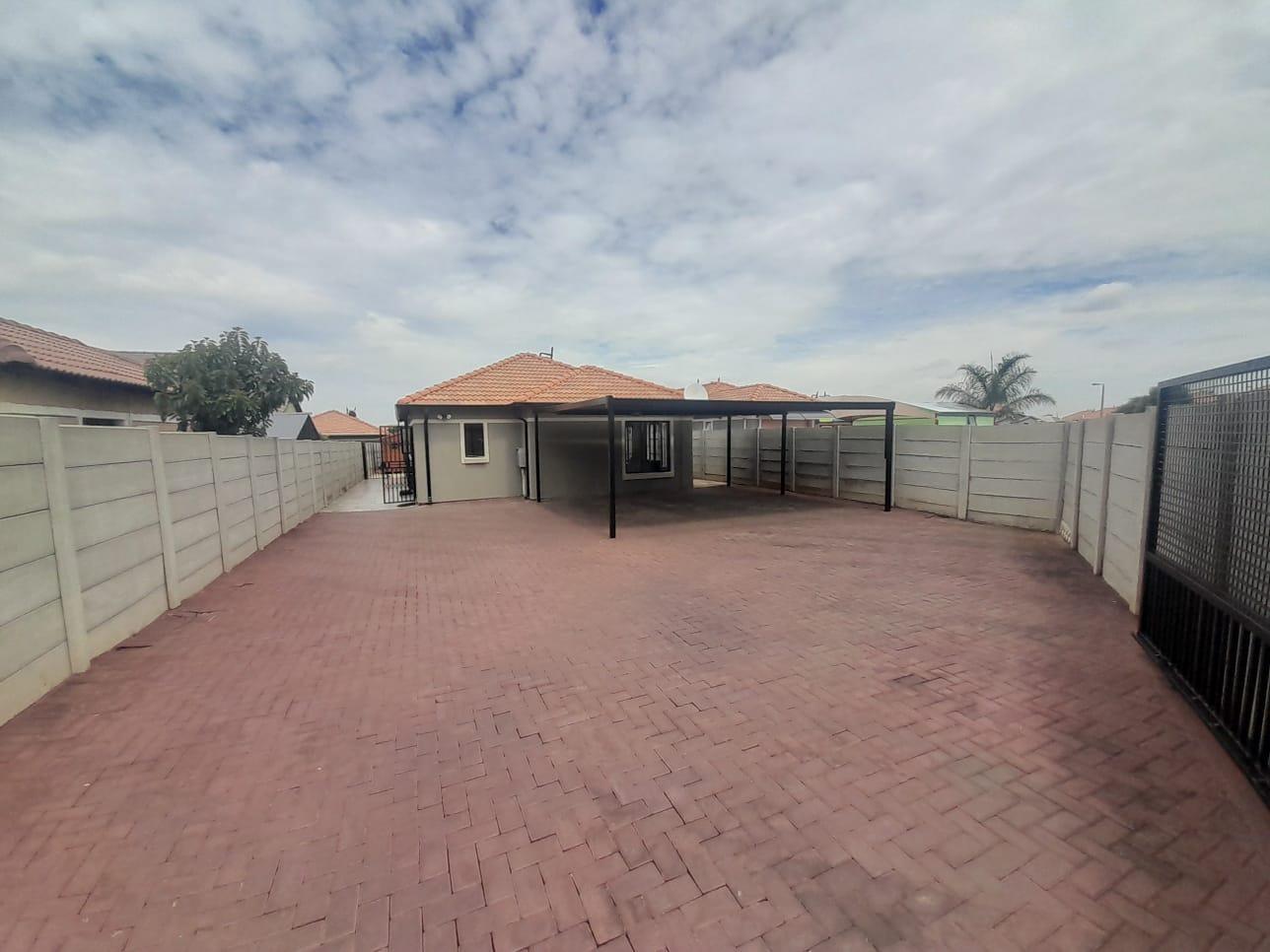 3 Bedroom House in Albertsdal