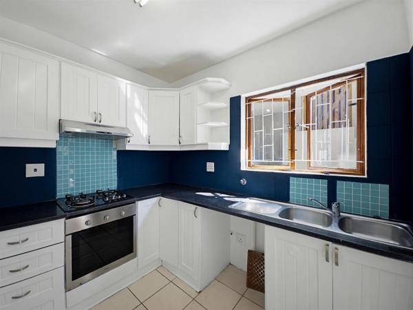 3 Bedroom Apartment in Wakenshaw Estate