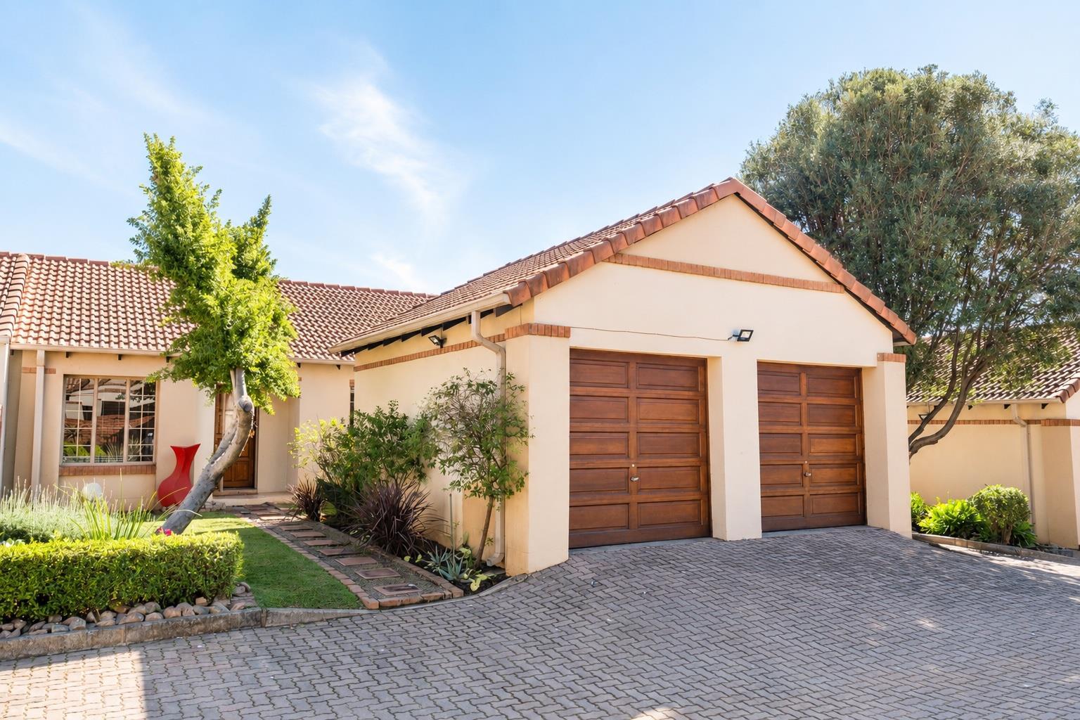 3 Bedroom Townhouse in Equestria