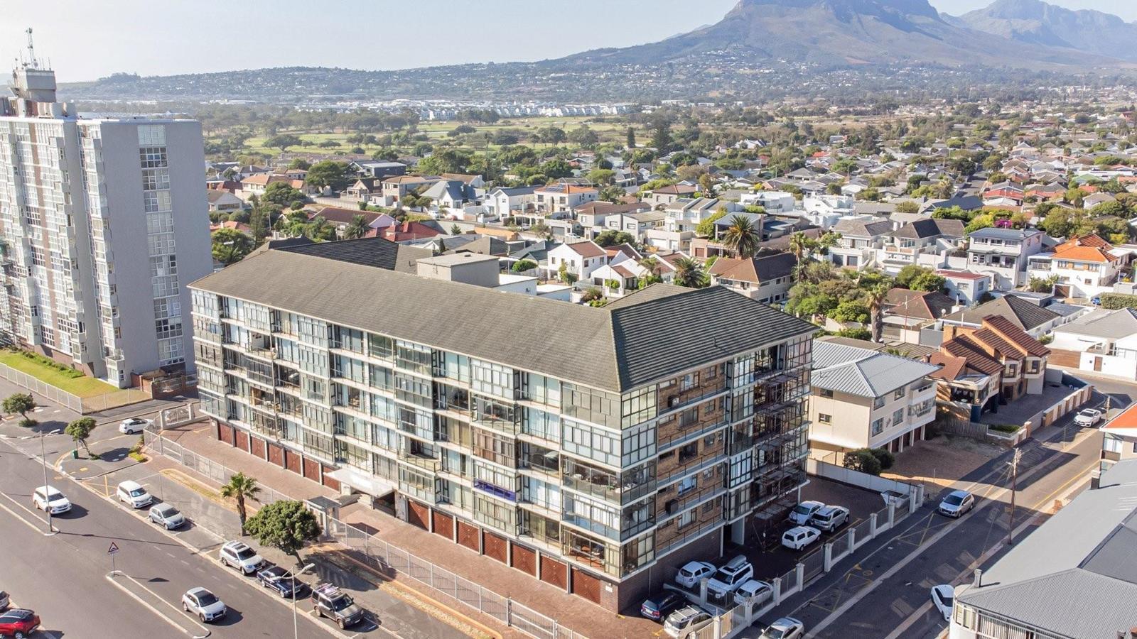 3 Bedroom Apartment in Strand North