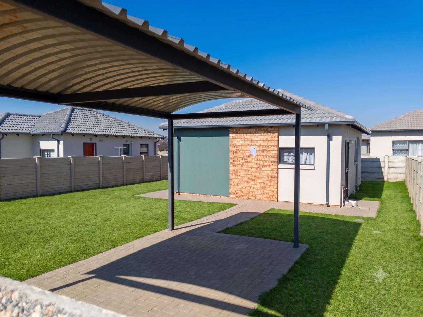 2 Bedroom House in Toekomsrus