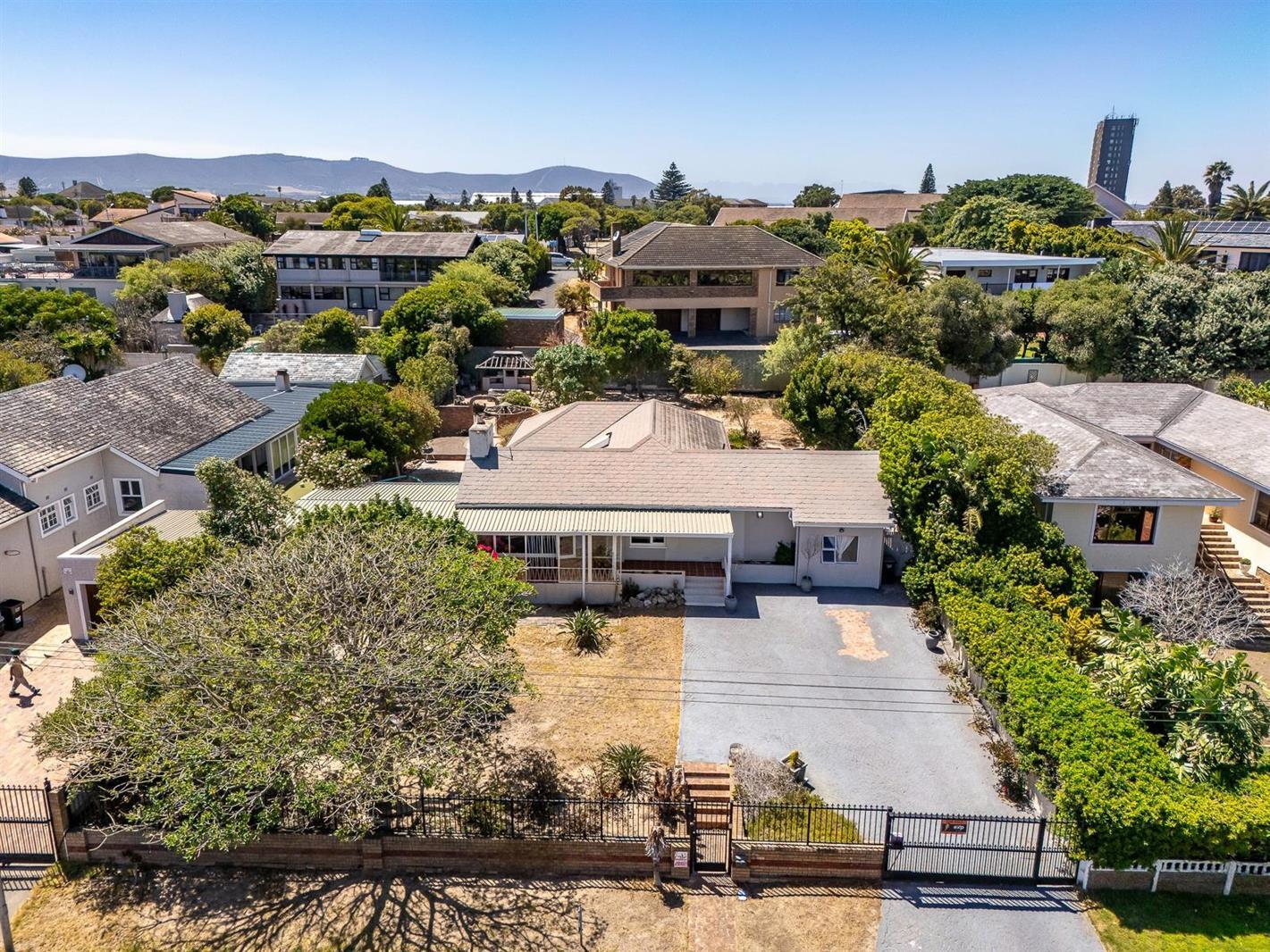 4 Bedroom House in Milnerton Central