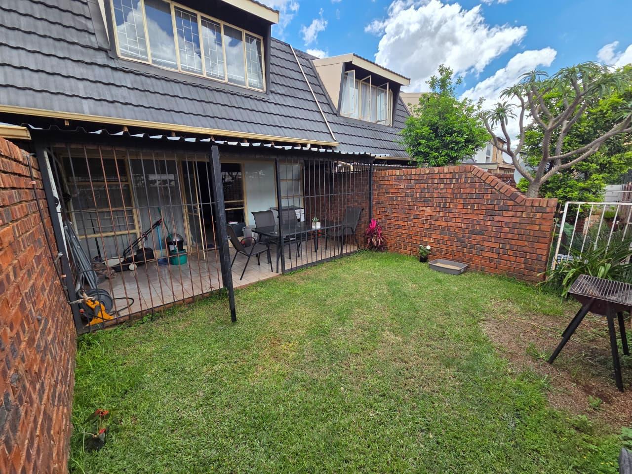 2 Bedroom Townhouse in Sinoville