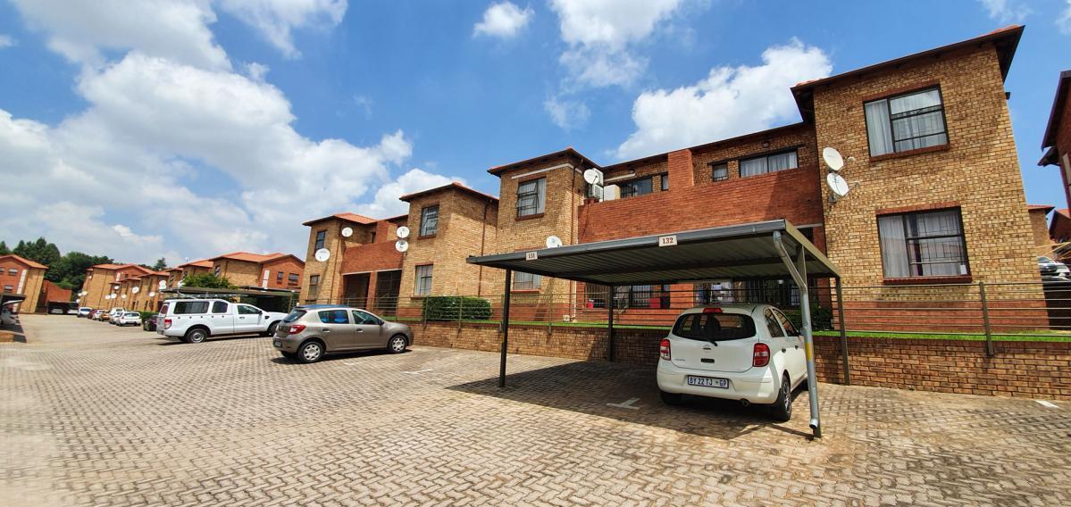 2 Bedroom Apartment in Weltevreden Park