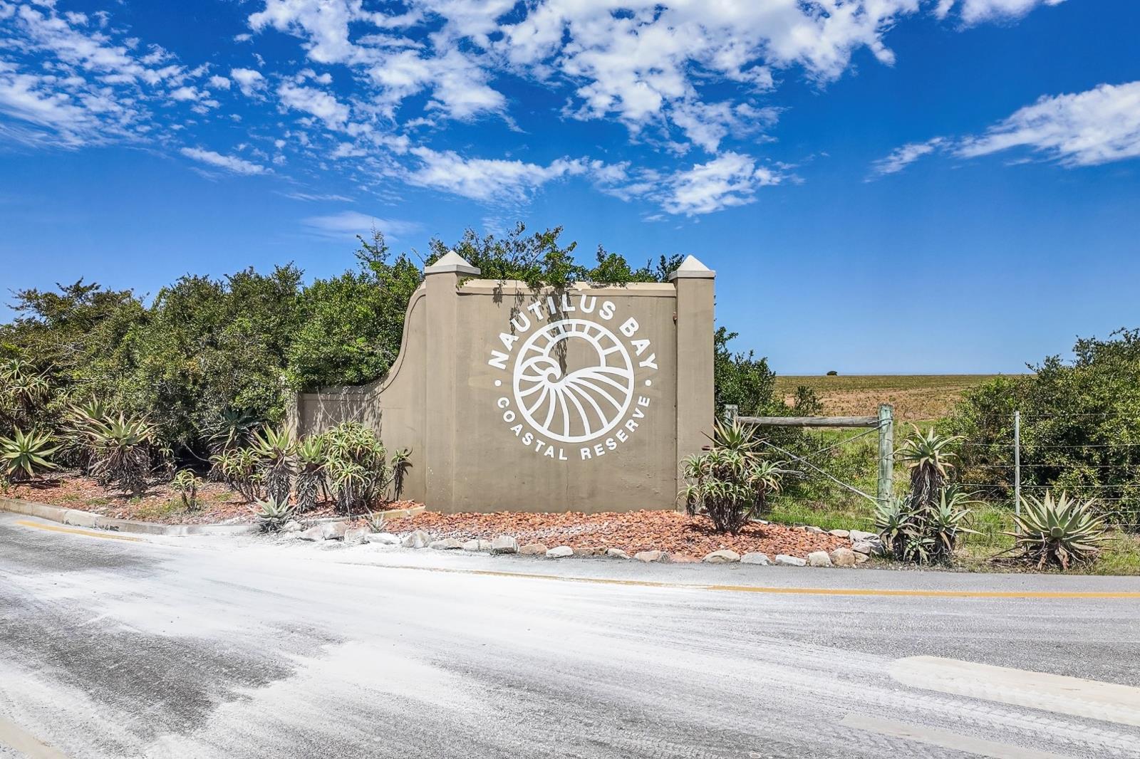 3 676 m² Land available in Nautilus Bay