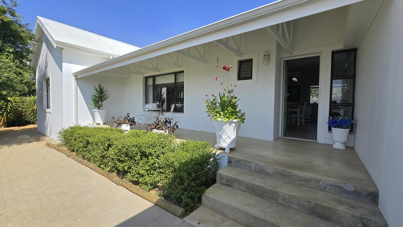 4 Bedroom House in Riebeek Kasteel