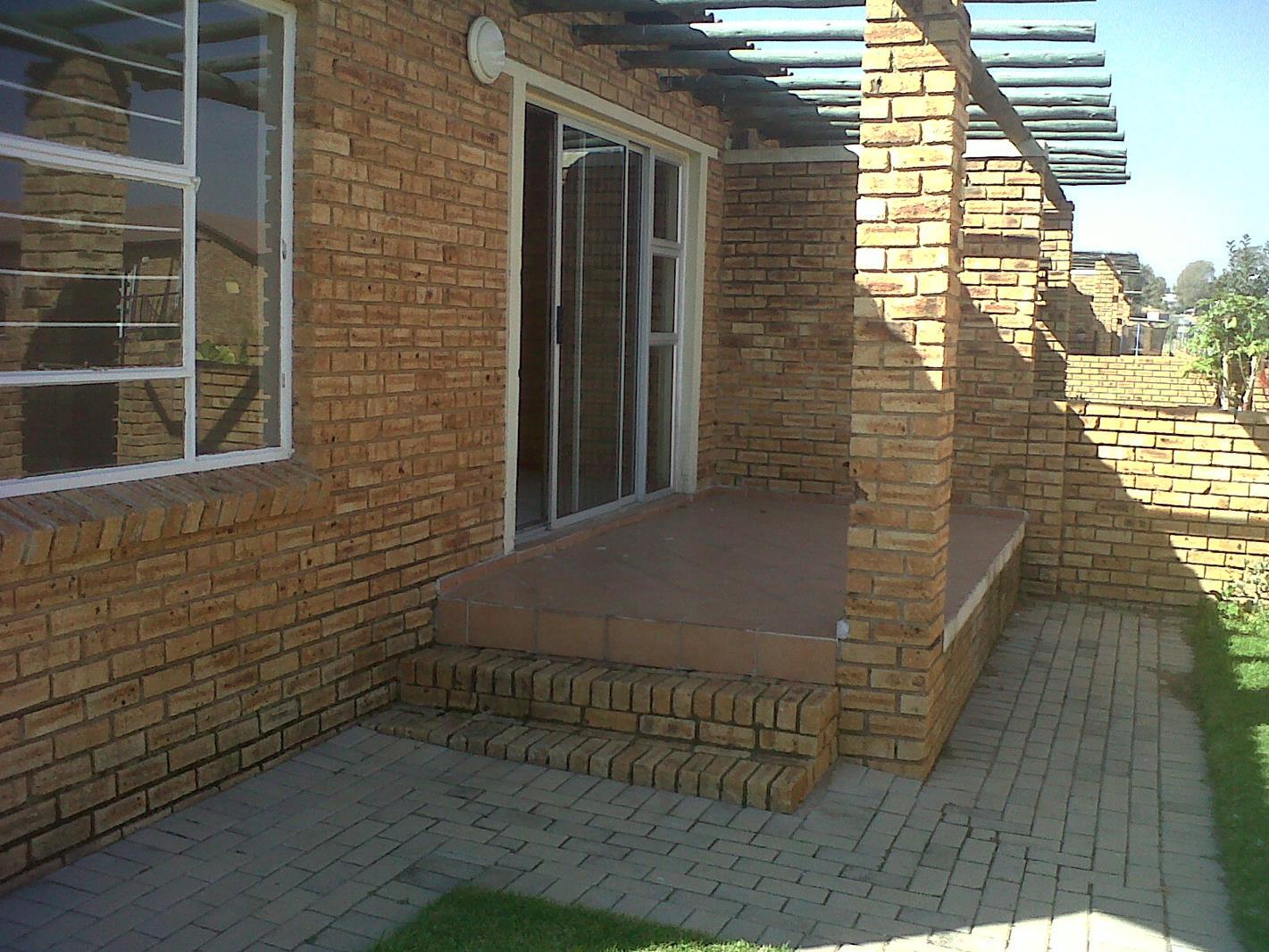 2 Bedroom Apartment in Honeydew