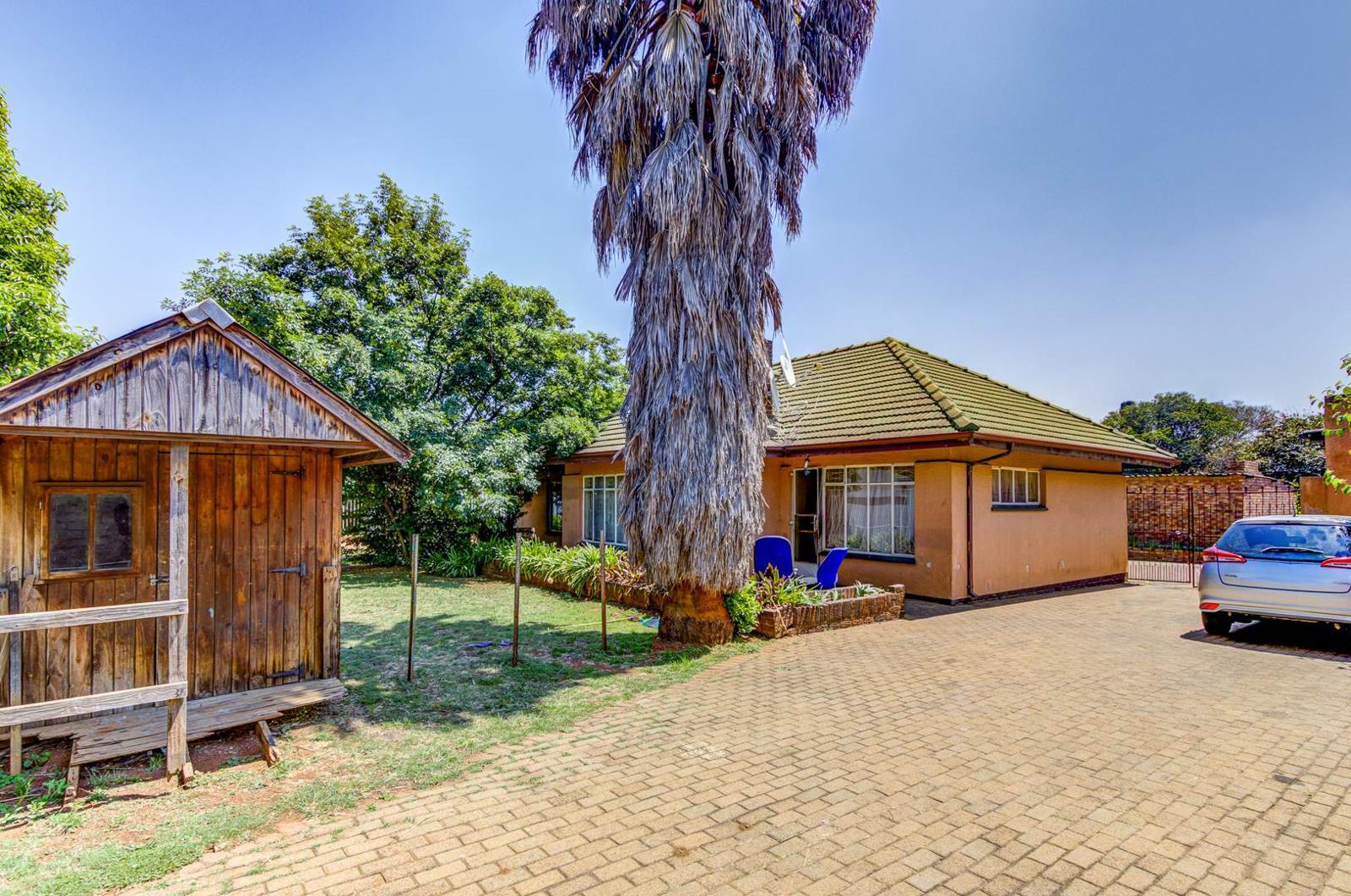 5 Bedroom House in Rhodesfield