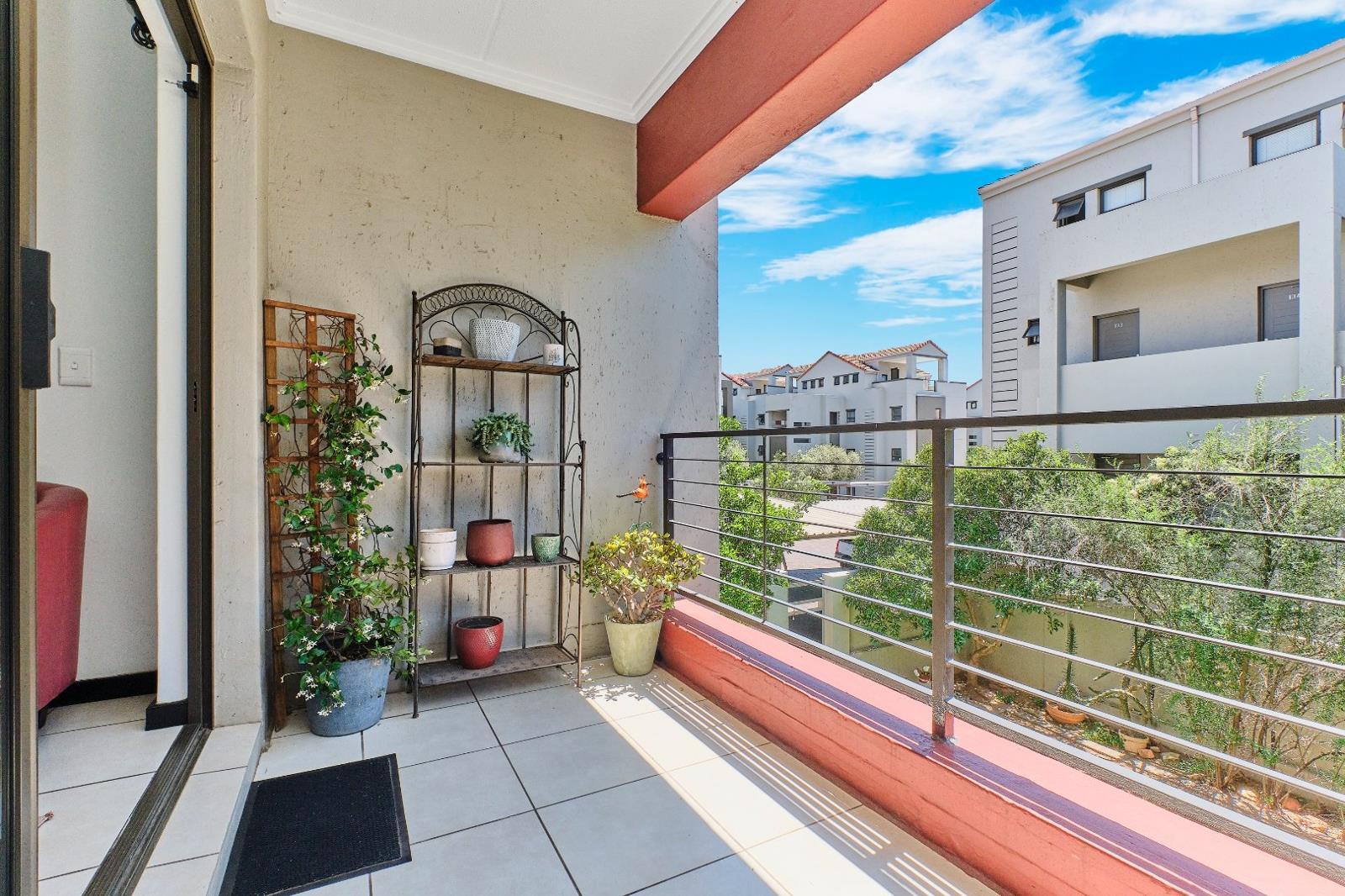 2 Bedroom Apartment in Lonehill