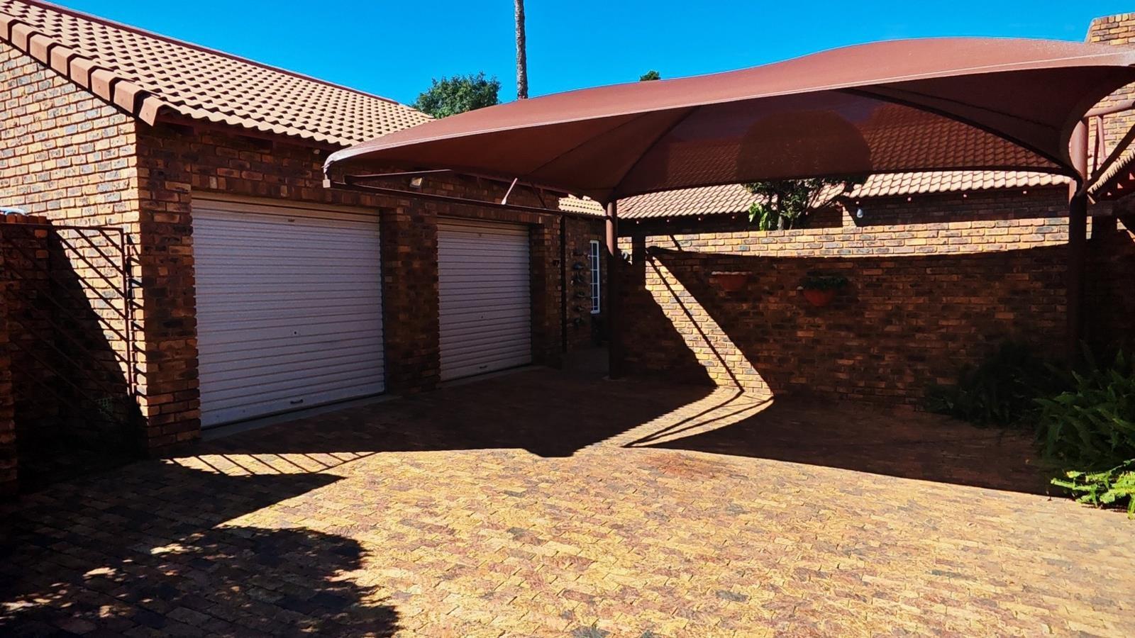 3 Bedroom Townhouse in Brackendowns