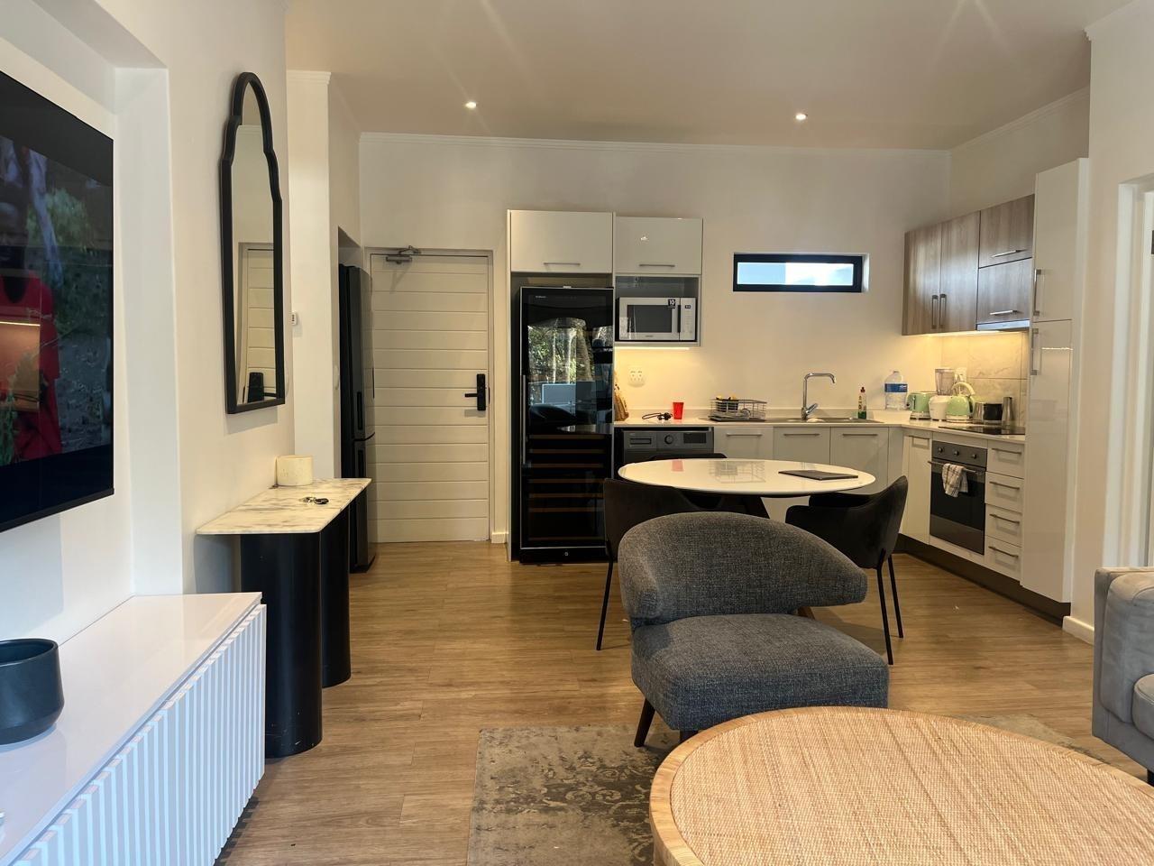 2 Bedroom Apartment in Rosebank
