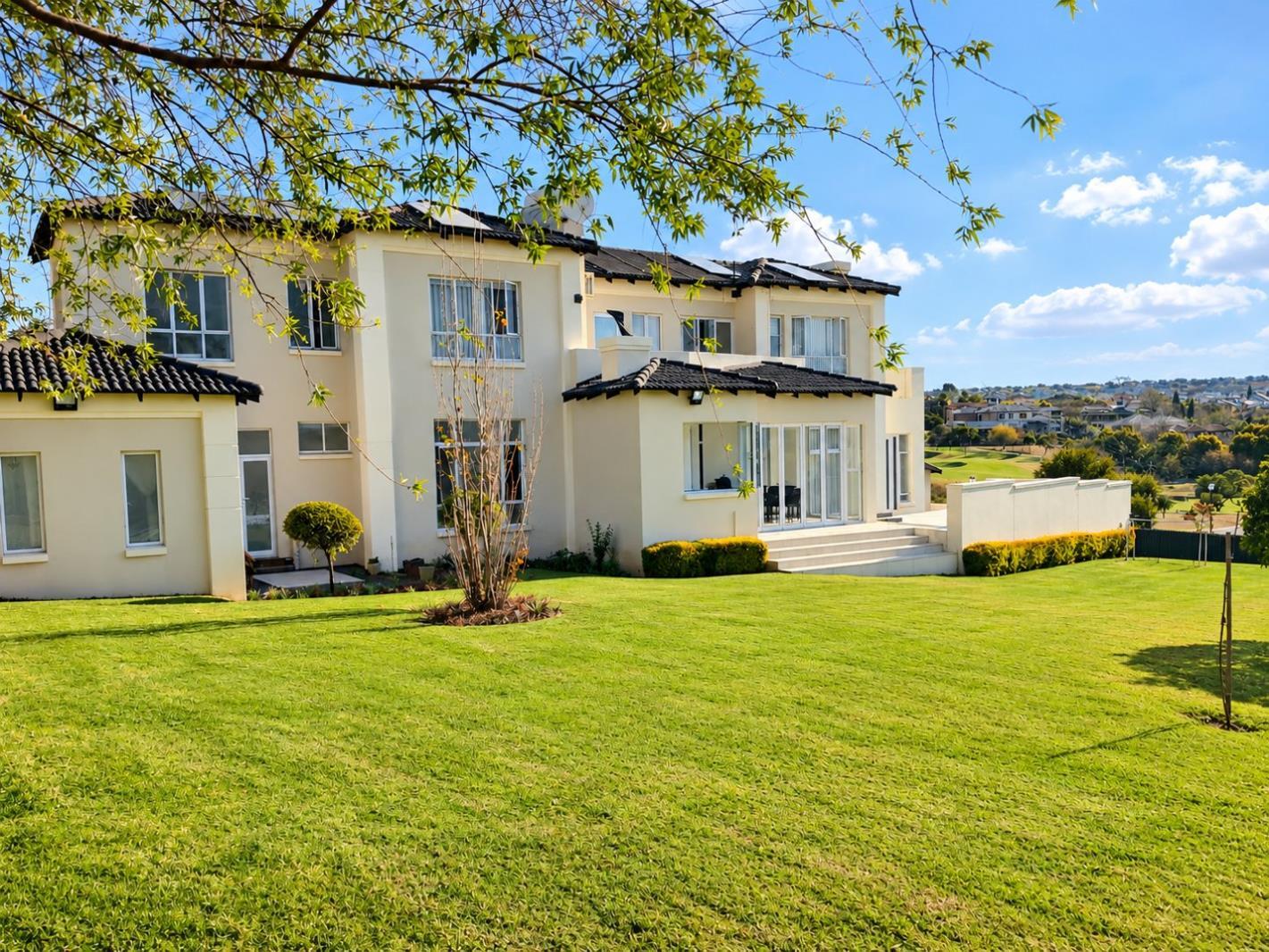 5 Bedroom House in Blue Valley Golf Estate