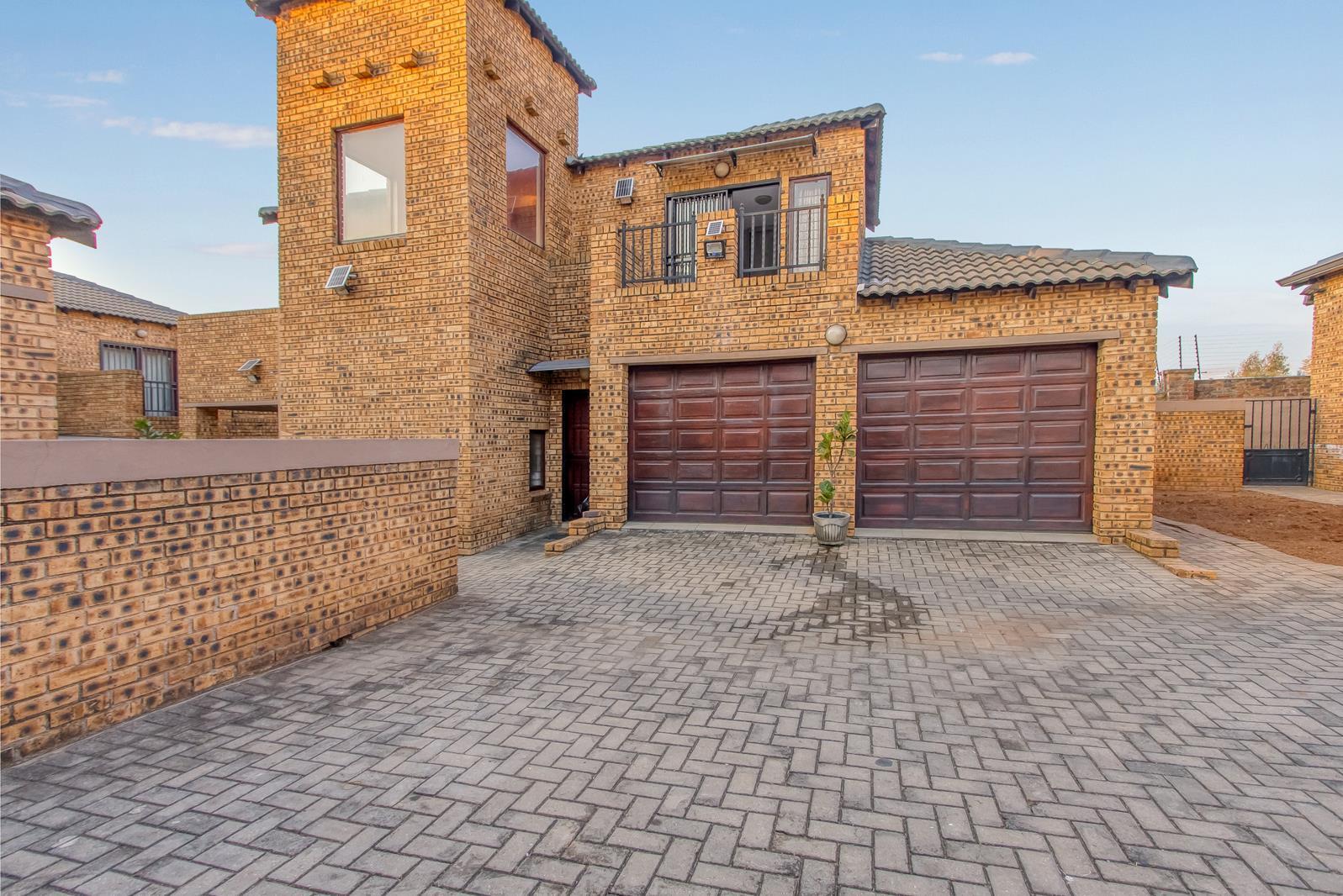 2 Bedroom House in Ruimsig