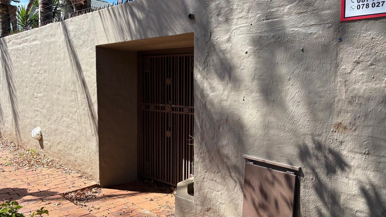 2 Bedroom House in Westdene