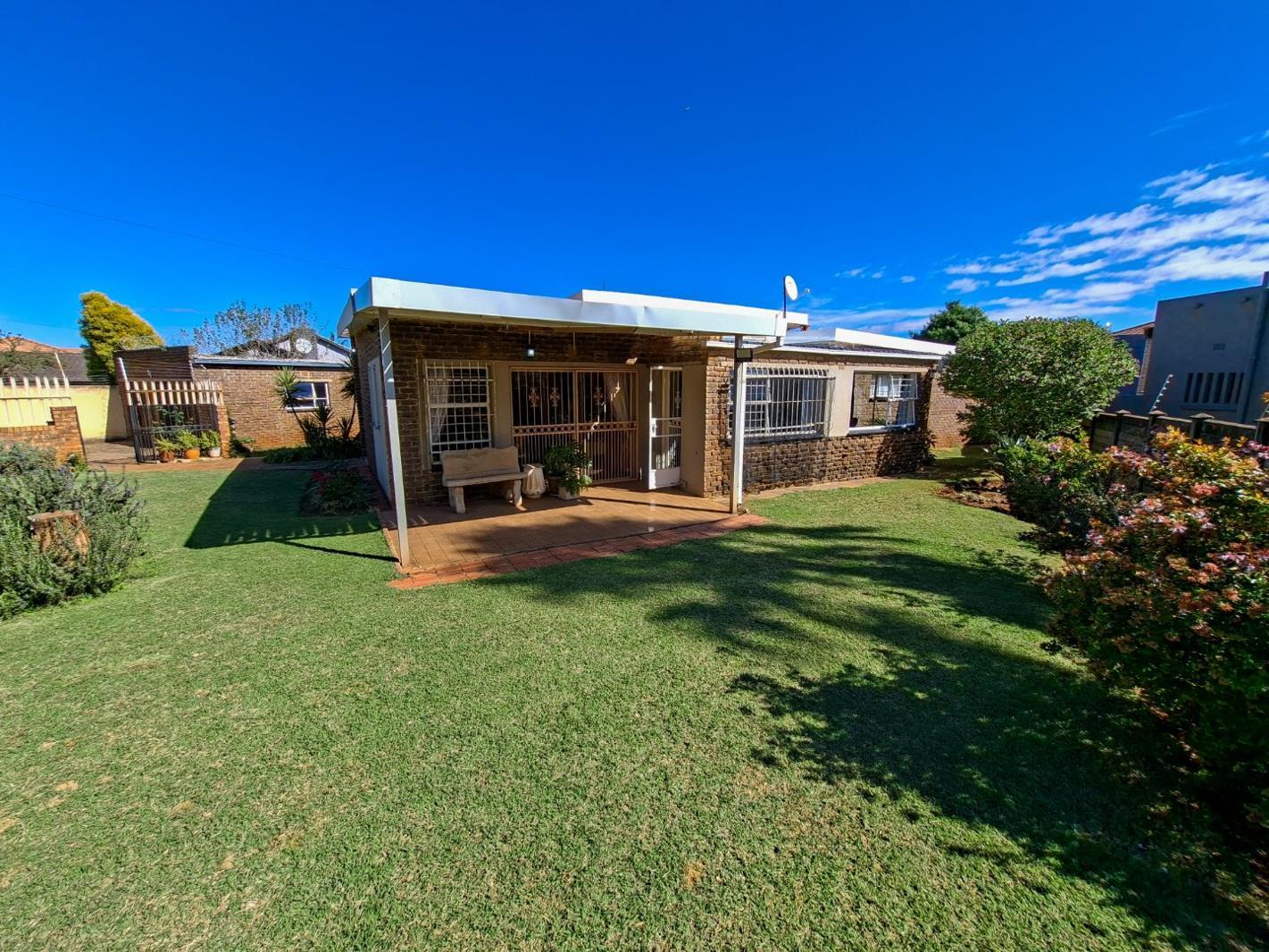 5 Bedroom House in Greenhills
