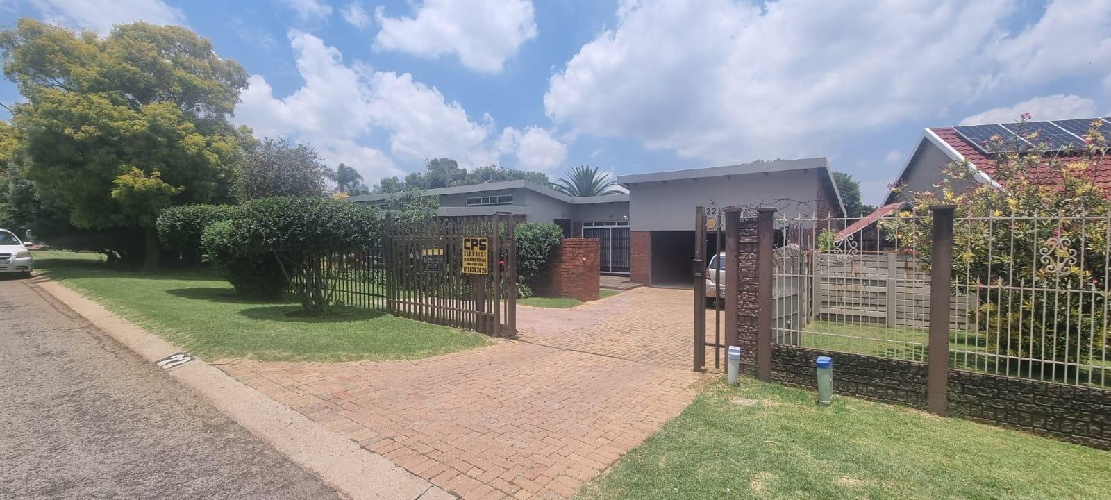 4 Bedroom House in Verwoerdpark
