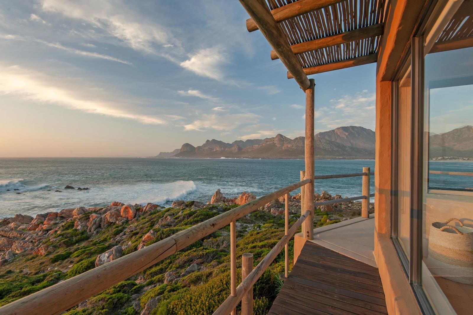 5 Bedroom House in Pringle Bay