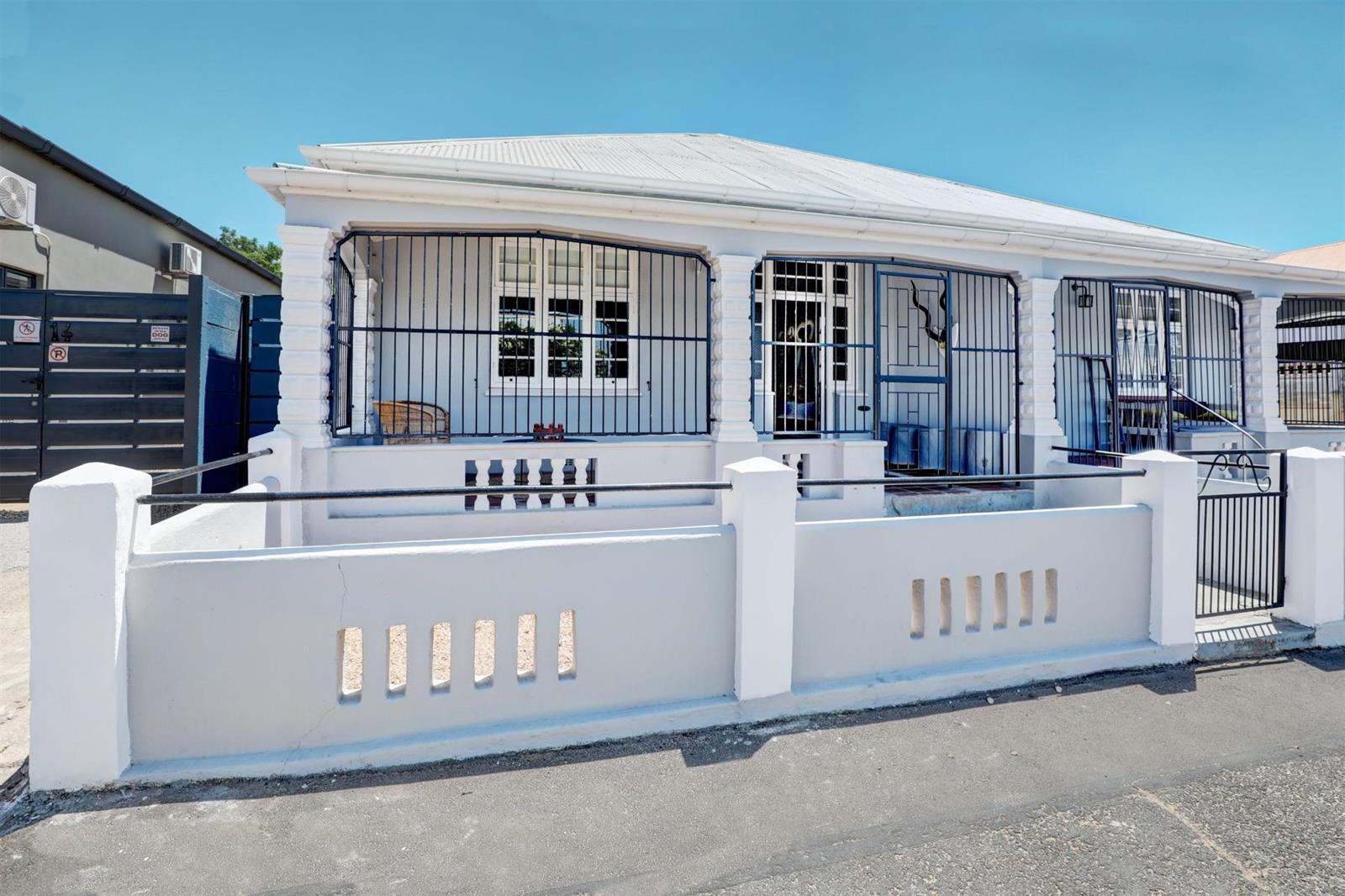 2 Bedroom House in Paarl Central East