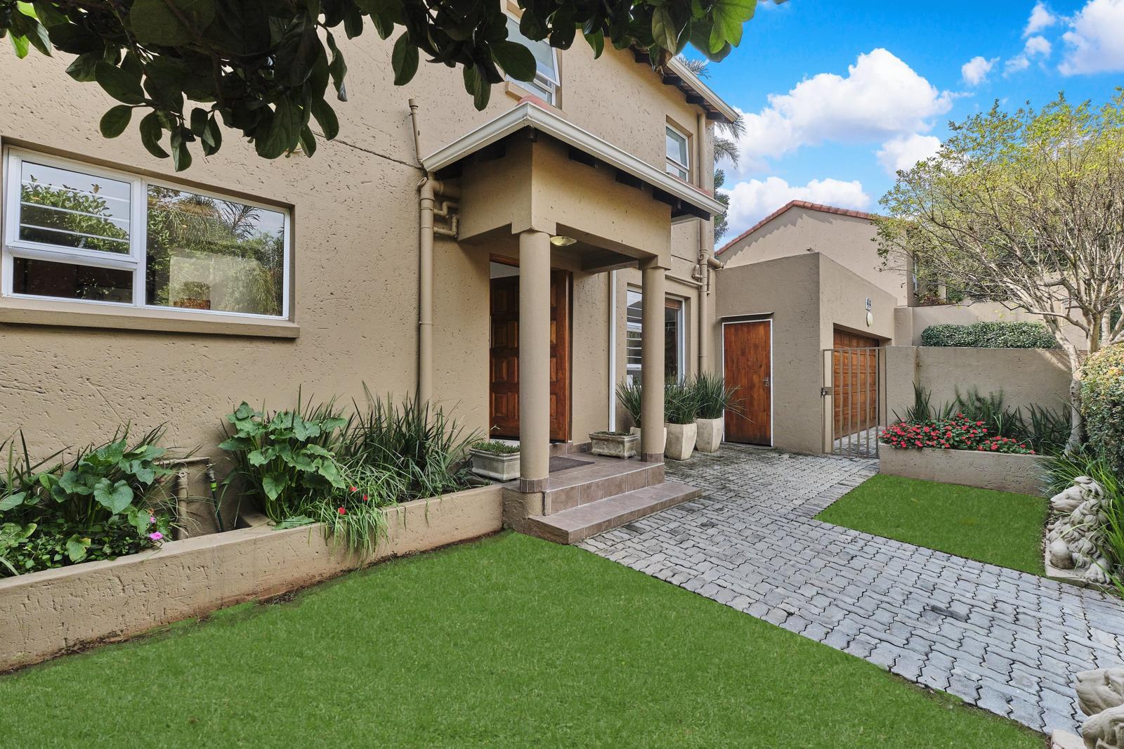 3 Bedroom Cluster in Douglasdale