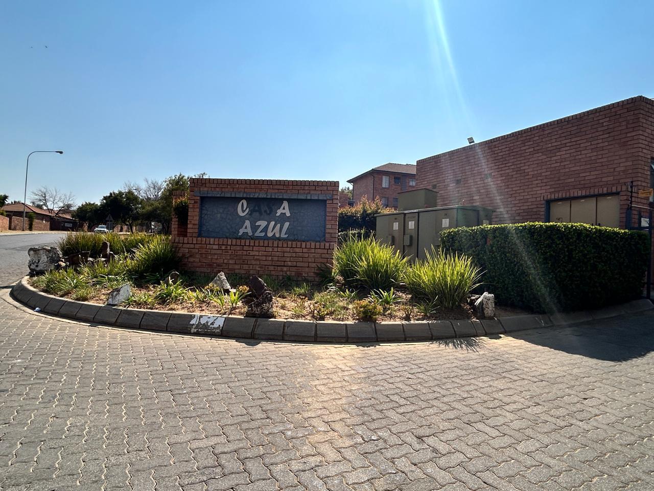 1 Bedroom Apartment in Rooihuiskraal North