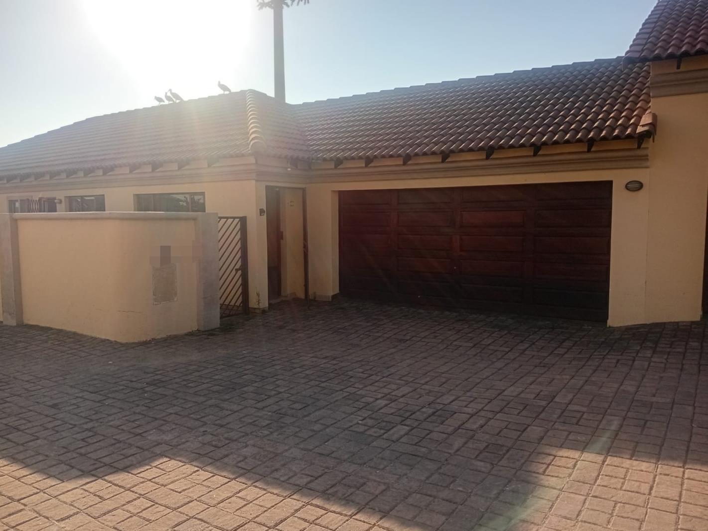 4 Bedroom House in Noordwyk